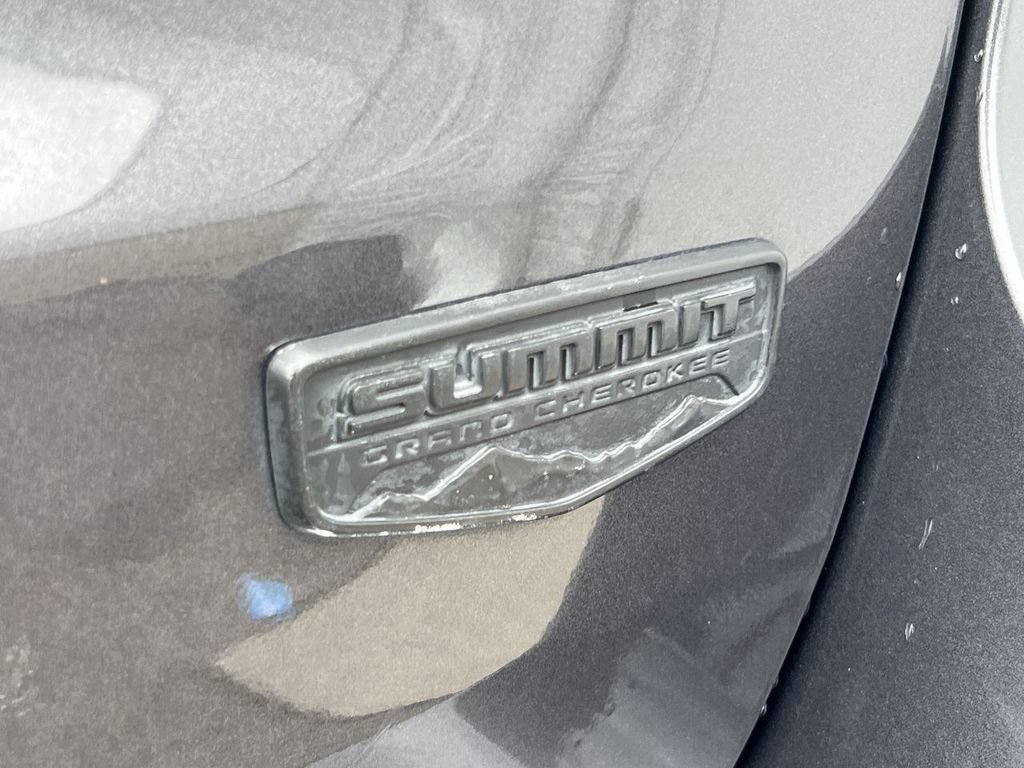 Used 2019 Jeep Grand Cherokee Summit AWD/4WD image 31