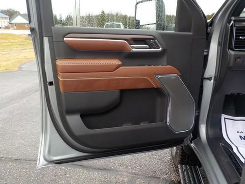 New 2026 GMC Sierra 2500 Denali Ultimate AWD/4WD image 17
