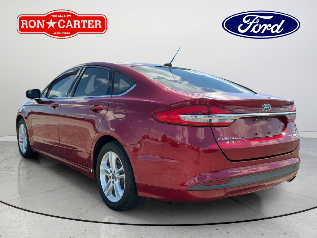 Used 2018 Ford Fusion SE w/ Fusion SE Technology Package FWD image 4