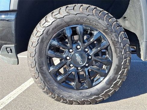 Used 2025 Chevrolet Silverado 2500 LTZ w/ LTZ Plus Package image 8