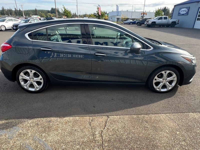 Used 2017 Chevrolet Cruze Premier FWD image 7