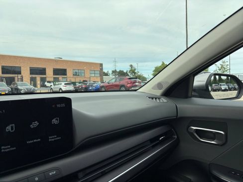 Used 2025 Kia K4 FWD image 33