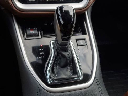 Certified 2025 Subaru Outback Touring w/ Popular Package #2 image 33