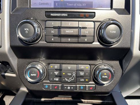 Used 2021 Ford F250 Lariat w/ Lariat Ultimate Package AWD/4WD image 27