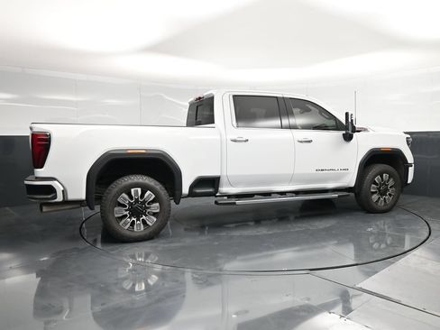 Used 2025 GMC Sierra 2500 Denali AWD/4WD image 4