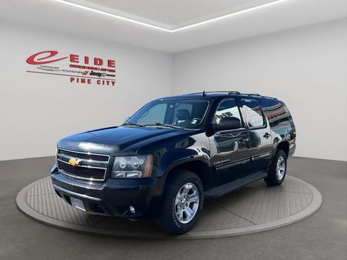 Used 2012 Chevrolet Suburban LT image 1