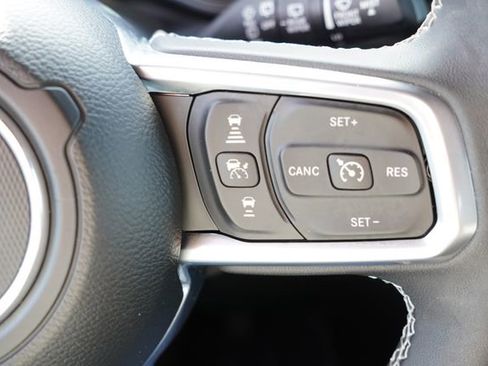 Certified 2025 Jeep Wrangler Unlimited Sahara w/ Safety Group image 32