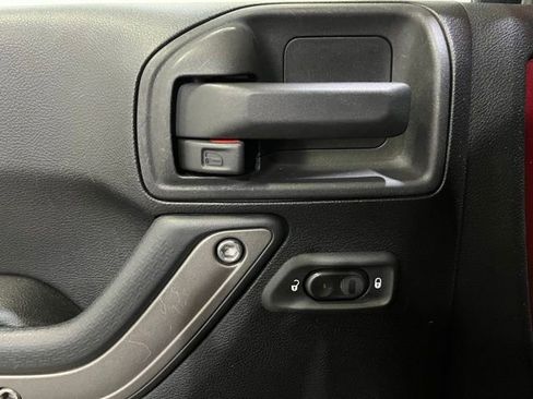 Used 2012 Jeep Wrangler Unlimited Sport AWD/4WD image 14