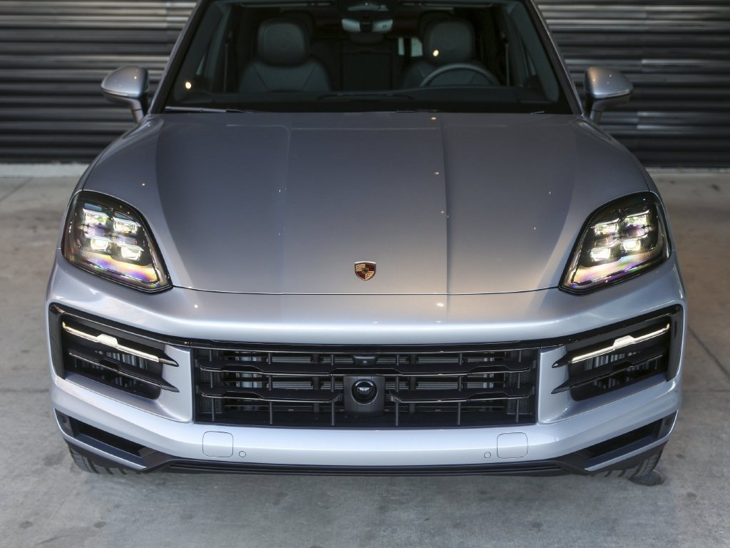 Certified 2026 Porsche Cayenne AWD/4WD image 11