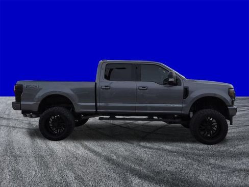 Used 2022 Ford F250 Lariat w/ Black Appearance Package AWD/4WD image 3