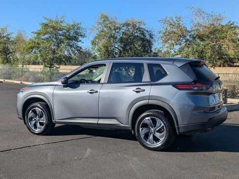 Certified 2025 Nissan Rogue SV image 4