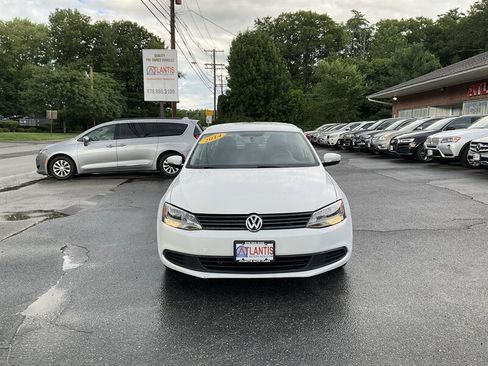 Used 2014 Volkswagen Jetta SE FWD image 2