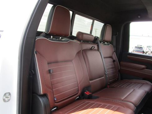 Used 2025 GMC Sierra 3500 Denali Ultimate AWD/4WD image 25