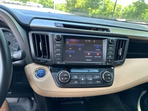 Used 2017 Toyota RAV4 Limited AWD/4WD image 10