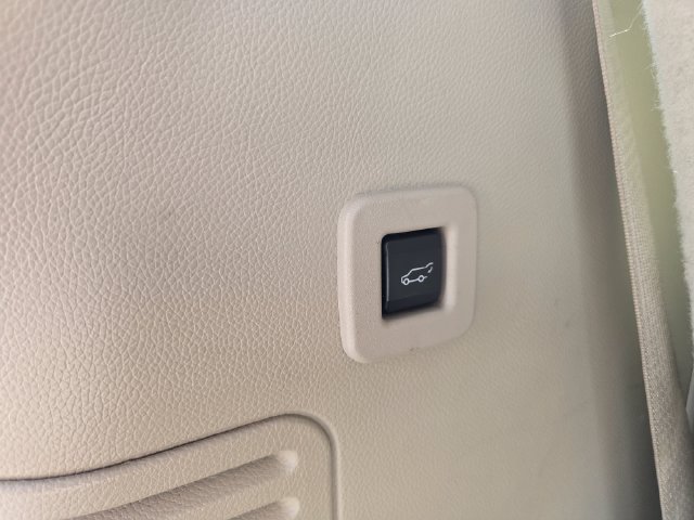 Used 2017 Lincoln Navigator Select AWD/4WD image 19