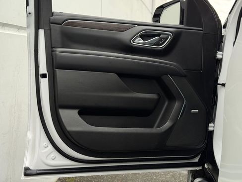 Used 2023 Chevrolet Tahoe Z71 w/ Luxury Package image 10