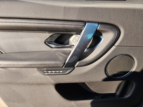 New 2025 Land Rover Discovery Sport Dynamic SE image 21