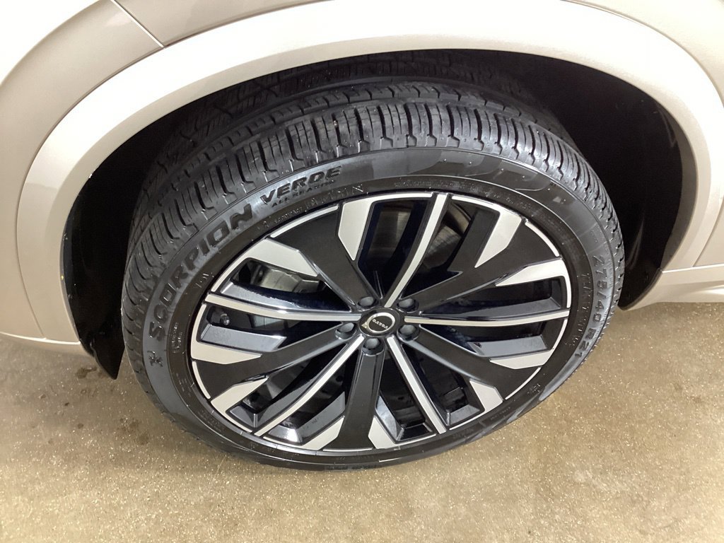 Used 2025 Volvo XC90 B5 Core w/ Protection Package Premier AWD/4WD image 30