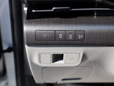 Used 2024 Hyundai Kona SE image 14