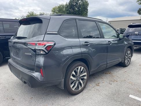 Used 2025 Subaru Forester Touring w/ Popular Package - Touring AWD/4WD image 6