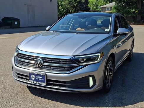 Certified 2024 Volkswagen Jetta SEL FWD image 4