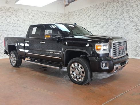 Used 2017 GMC Sierra 2500 Denali AWD/4WD image 1