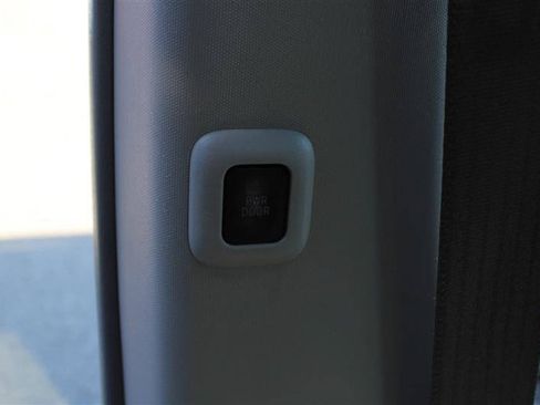 Used 2013 Toyota Sienna XLE w/ Entertainment Pkg FWD image 29
