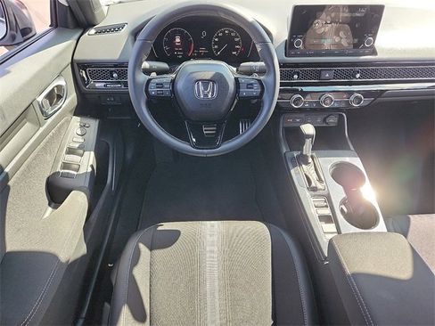 Used 2025 Honda Civic Sport image 11