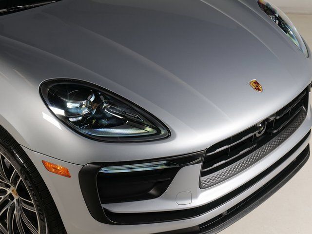 Certified 2026 Porsche Macan AWD/4WD image 34
