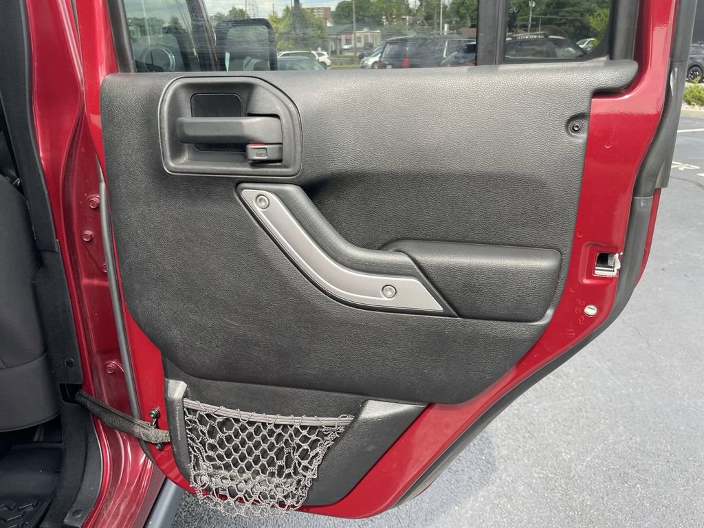 Used 2013 Jeep Wrangler Unlimited Rubicon w/ Connectivity Group AWD/4WD image 20