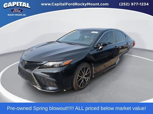 Used 2022 Toyota Camry SE w/ Convenience Package FWD image 1
