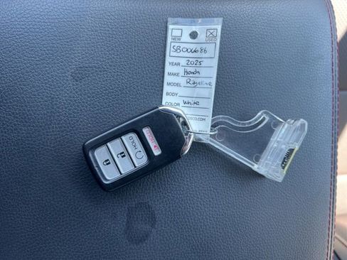 Used 2025 Honda Ridgeline Black Edition image 17
