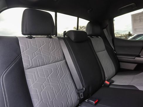 Used 2021 Toyota Tacoma TRD Sport w/ Technology Package image 25