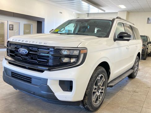 New 2026 Ford Expedition Active AWD/4WD image 4