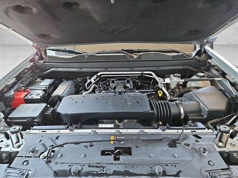 Used 2024 Chevrolet Colorado LT RWD image 23