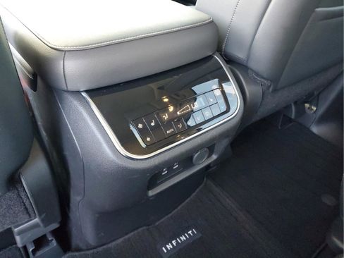 Used 2025 INFINITI QX80 Pure RWD image 11