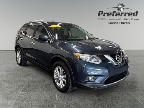 Used 2016 Nissan Rogue SV FWD image 1