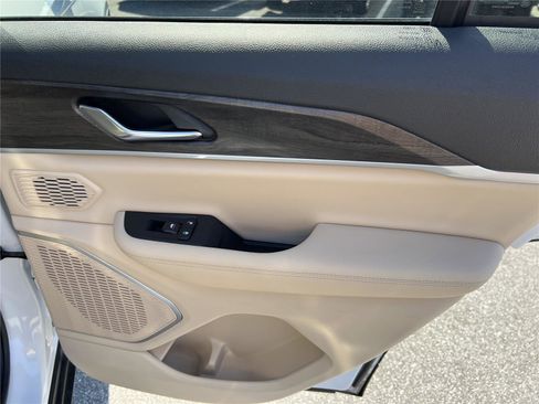 New 2026 Jeep Grand Cherokee Limited image 20