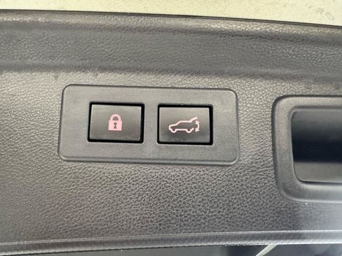 Used 2020 Subaru Forester Premium AWD/4WD image 28
