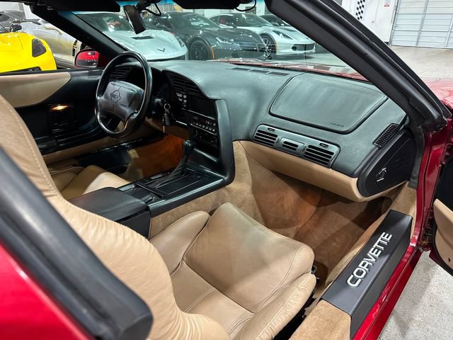 Used 1994 Chevrolet Corvette Coupe RWD image 8