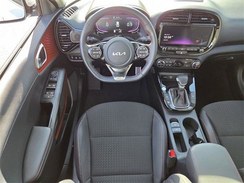 Used 2025 Kia Soul GT-Line w/ GT-Line Technology Package image 12