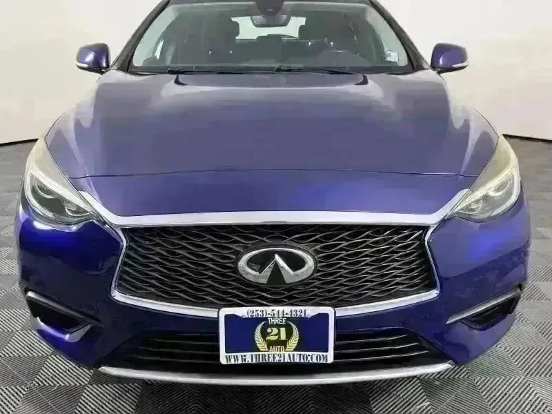 Used 2017 INFINITI QX30 FWD image 3