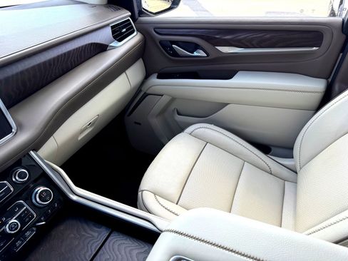 Used 2023 GMC Yukon Denali image 33