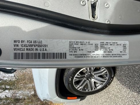 Used 2023 Jeep Wagoneer Series II image 39