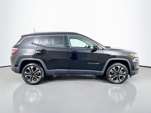 Used 2024 Jeep Compass Limited image 8