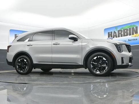 Used 2025 Kia Sorento S w/ Panoramic Sunroof Package FWD image 23