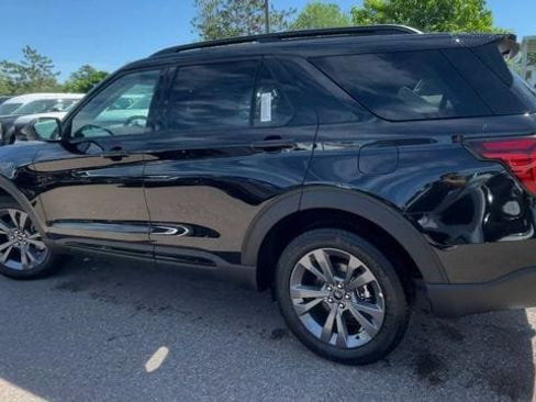 New 2026 Ford Explorer Active w/ Active Comfort Package AWD/4WD image 4