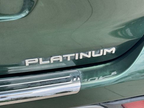 Used 2024 Toyota Highlander Platinum image 14