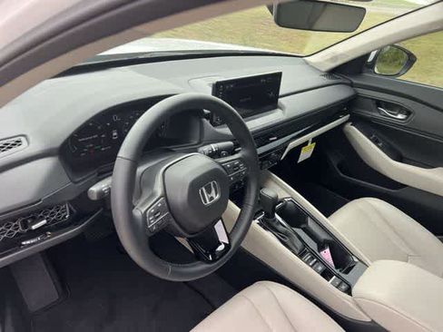 Used 2025 Honda Accord EX-L image 15