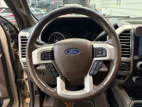 Used 2018 Ford F250 King Ranch w/ King Ranch Ultimate Package AWD/4WD image 11